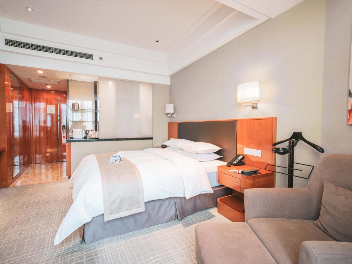 Ramada Plaza Pudong Airport - 3 Mins To Pvg Depature Floor & Check Entrance With Shuttle 酒店