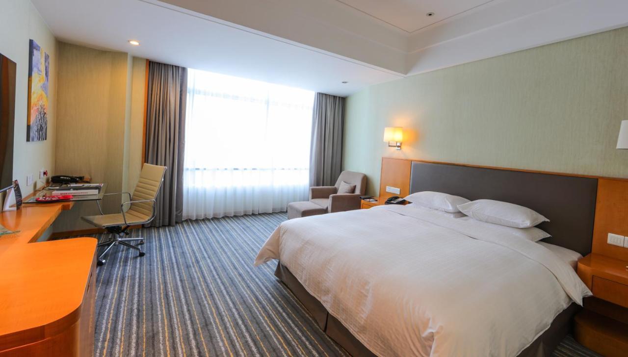 Ramada Plaza Pudong Airport - 3 Mins To Pvg Depature Floor & Check Entrance With Shuttle 上海