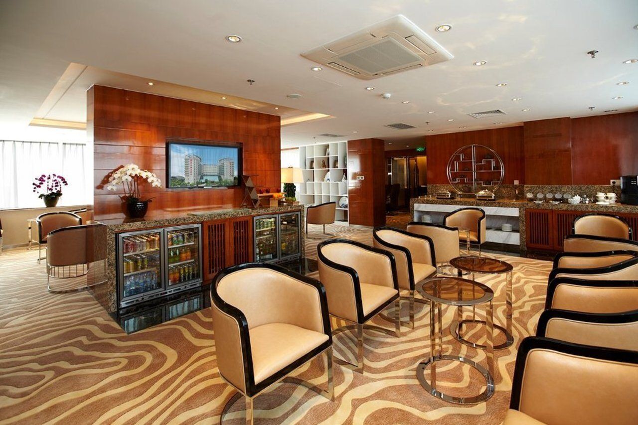 酒店 上海浦东机场华美达广场酒店 4*